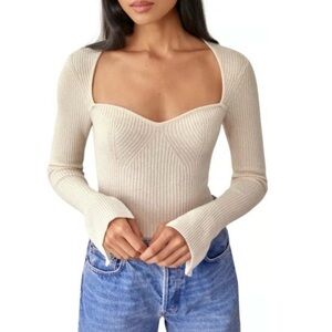 Reformation Glenna Sweetheart
Neck Split Sleeve Cashmere Rib
Sweater